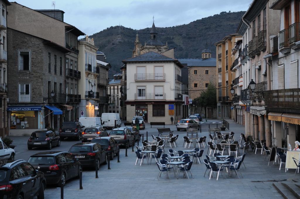 Venecia Bed&Breakfast Villafranca Del Bierzo Exterior photo