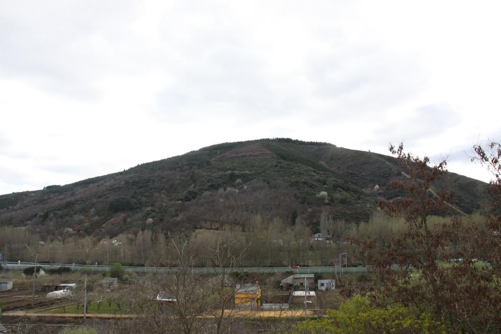 Venecia Bed&Breakfast Villafranca Del Bierzo Exterior photo